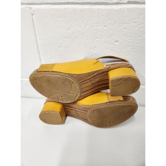 Dansko Women's Madalyn Mango Burnish Leather Clog Sandals, Size 39 (US 8.5) - Picture 6 of 11